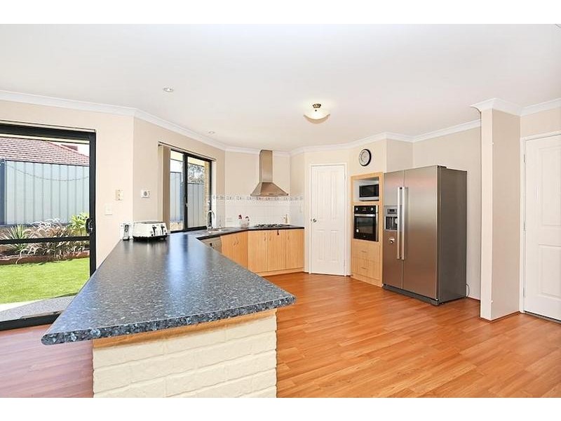 4 Kannemer Link, Meadow Springs WA 6210