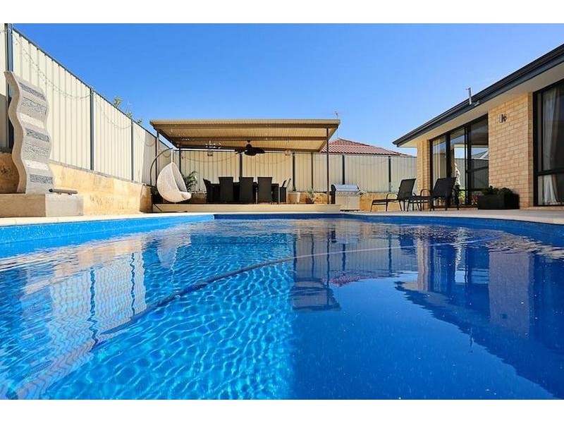 4 Kannemer Link, Meadow Springs WA 6210