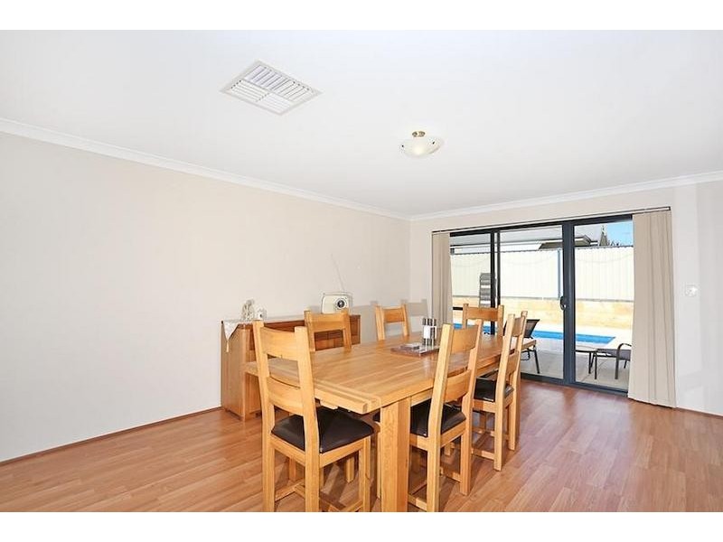 4 Kannemer Link, Meadow Springs WA 6210