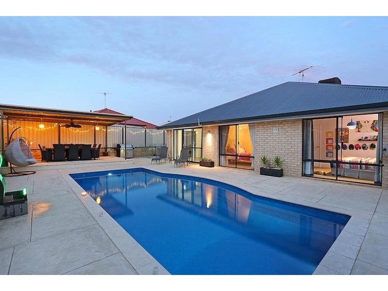 4 Kannemer Link, Meadow Springs WA 6210