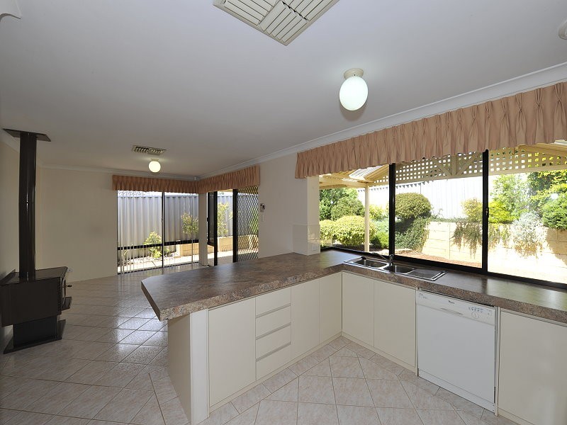 2 Boileau Place, San Remo WA 6210