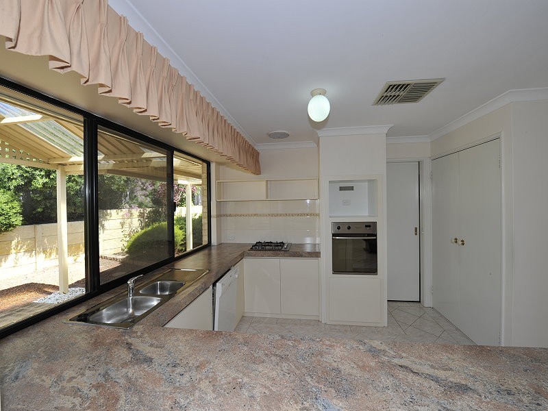 2 Boileau Place, San Remo WA 6210