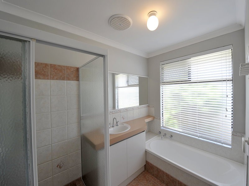 2 Boileau Place, San Remo WA 6210