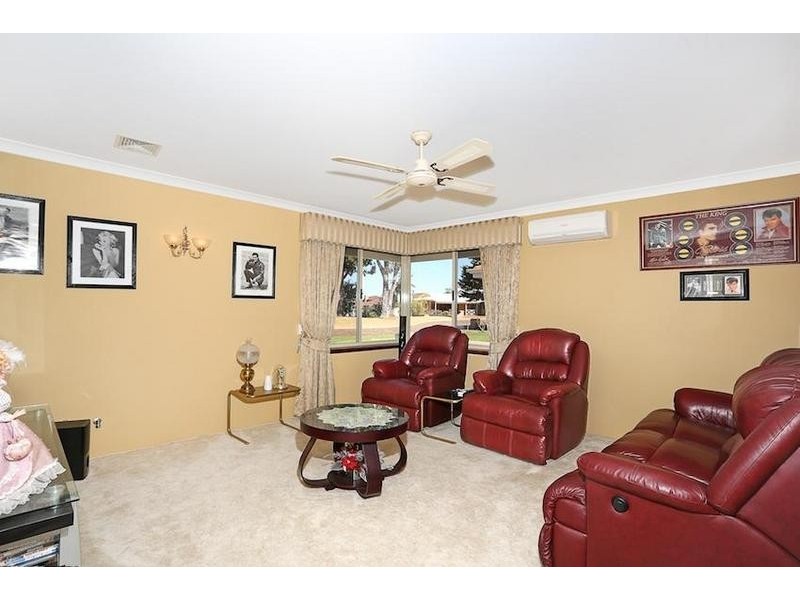 5 Swan Close, Dudley Park WA 6210