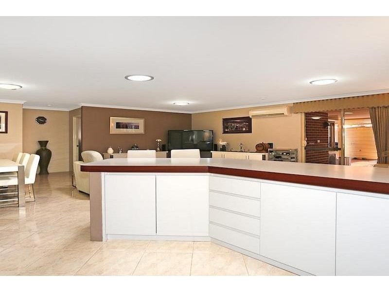 5 Swan Close, Dudley Park WA 6210