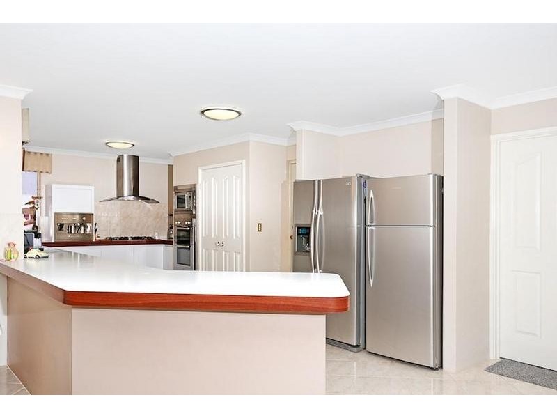 5 Swan Close, Dudley Park WA 6210