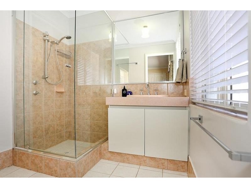 5 Swan Close, Dudley Park WA 6210