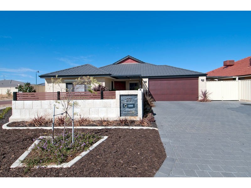 23 Lismore Ridge, Lakelands WA 6180