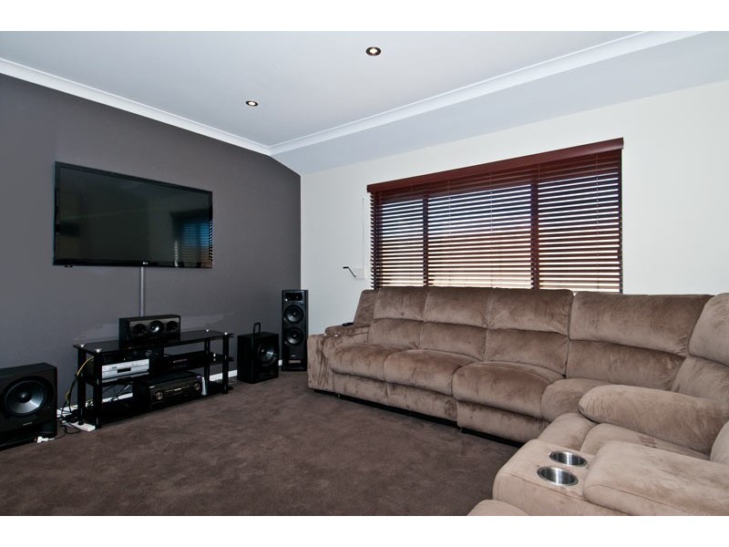 23 Lismore Ridge, Lakelands WA 6180