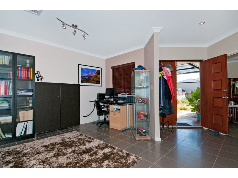 23 Lismore Ridge, Lakelands WA 6180