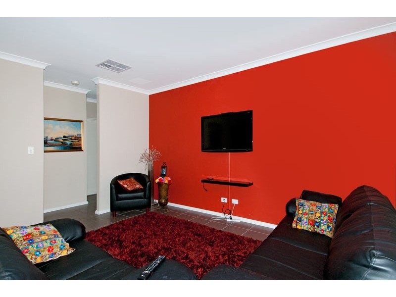 23 Lismore Ridge, Lakelands WA 6180