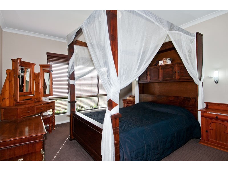 23 Lismore Ridge, Lakelands WA 6180