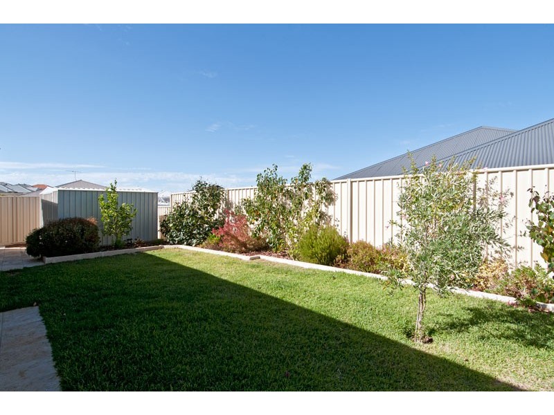 23 Lismore Ridge, Lakelands WA 6180