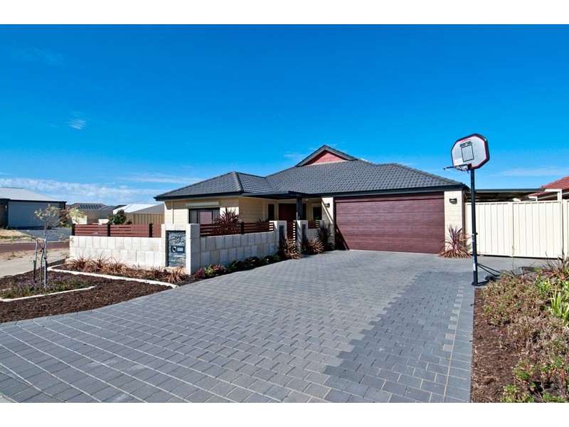 23 Lismore Ridge, Lakelands WA 6180
