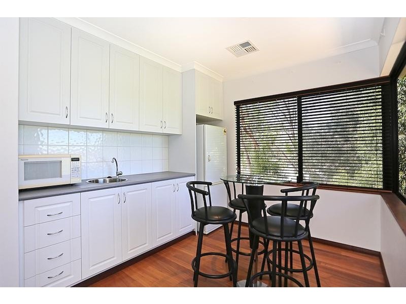 37 Grandmere Parade, Meadow Springs WA 6210