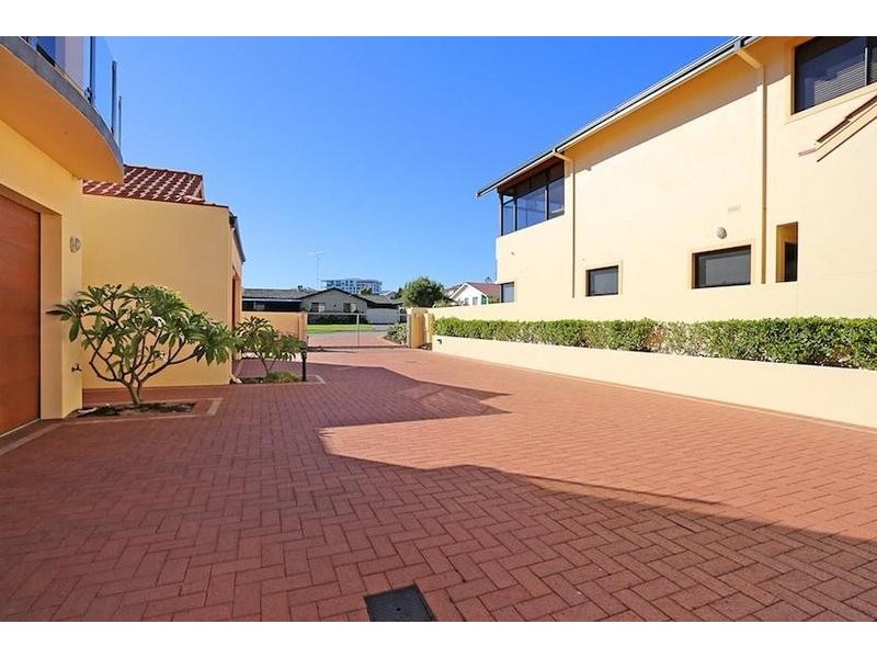 3/10 Winjan Place, Dudley Park WA 6210