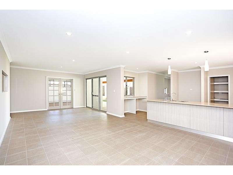 20 Dotterel Drive, Dudley Park WA 6210