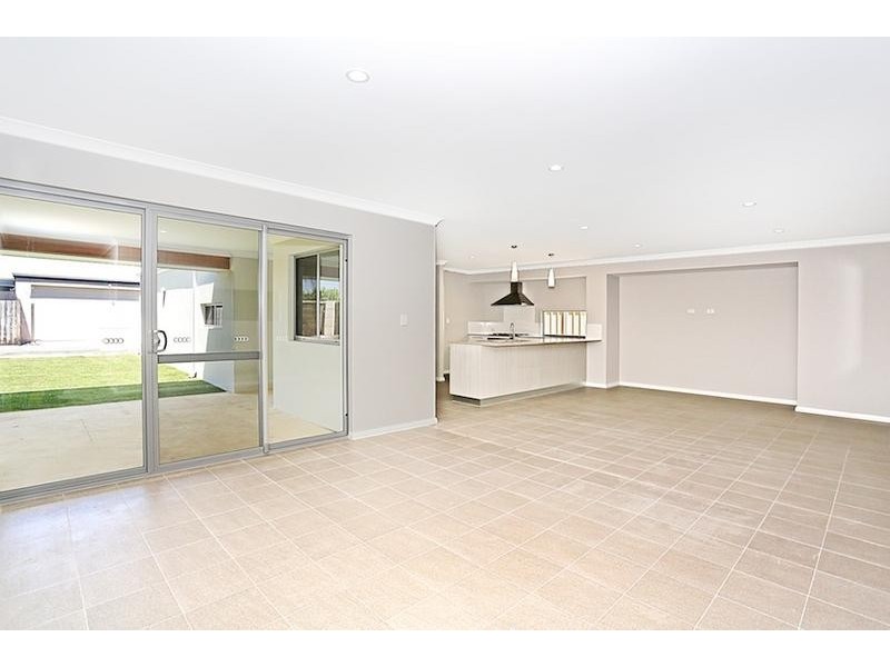 20 Dotterel Drive, Dudley Park WA 6210