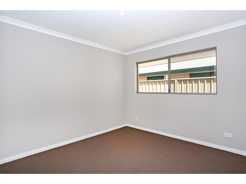 20 Dotterel Drive, Dudley Park WA 6210