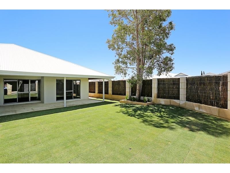 20 Dotterel Drive, Dudley Park WA 6210