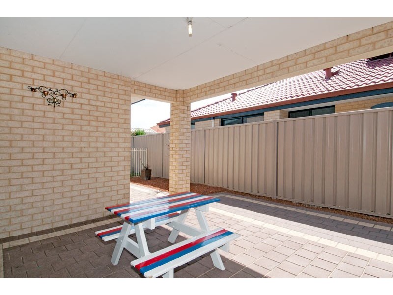 22 Wuraling Pass, Wannanup WA 6210