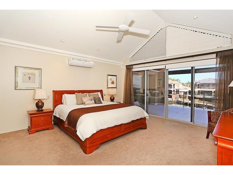 2 Ragamuffin Point, Halls Head WA 6210