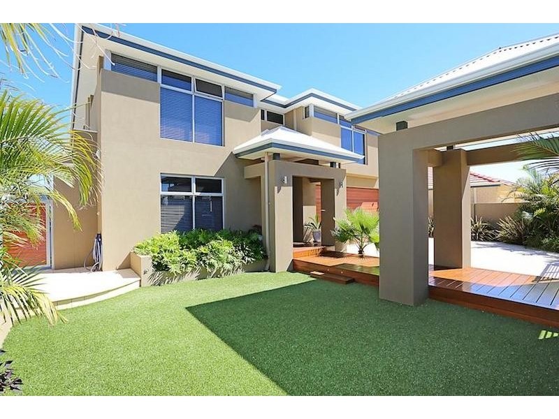 2 Ragamuffin Point, Halls Head WA 6210