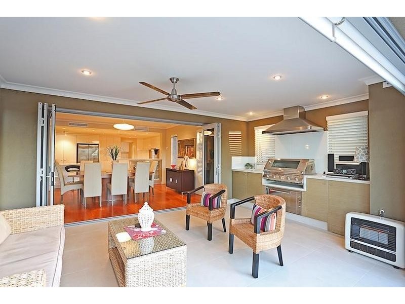 2 Ragamuffin Point, Halls Head WA 6210