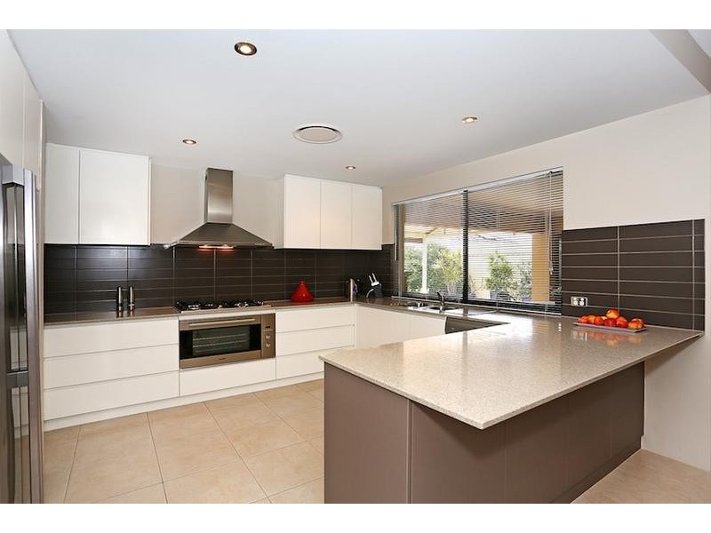 5 Harvest Chase, Madora Bay WA 6210