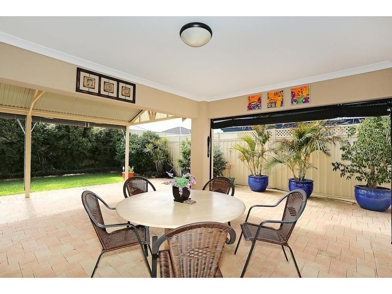 5 Harvest Chase, Madora Bay WA 6210