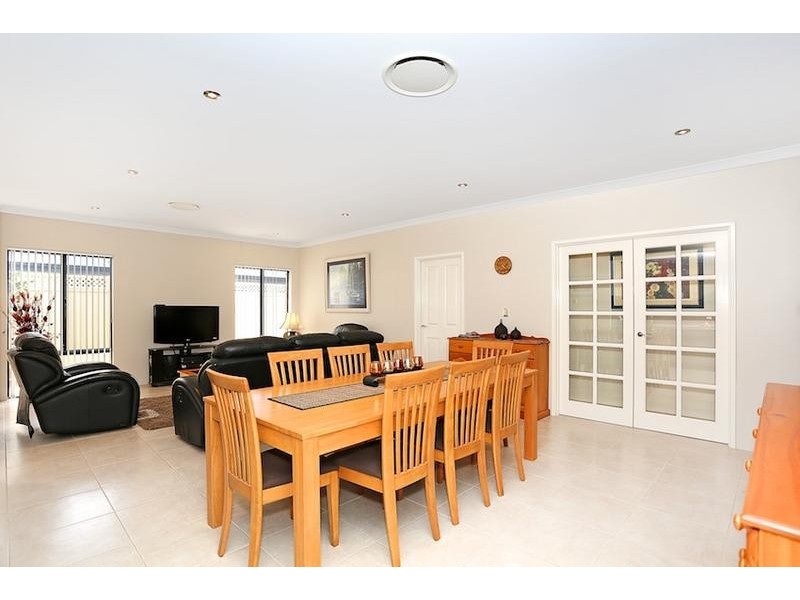 5 Harvest Chase, Madora Bay WA 6210