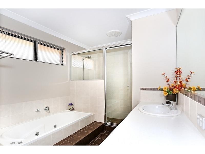 5 Harvest Chase, Madora Bay WA 6210