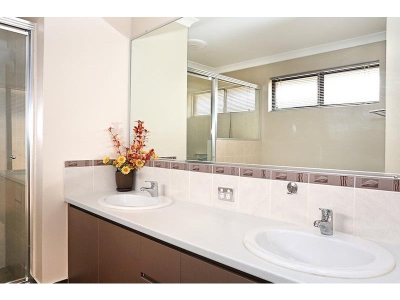 5 Harvest Chase, Madora Bay WA 6210