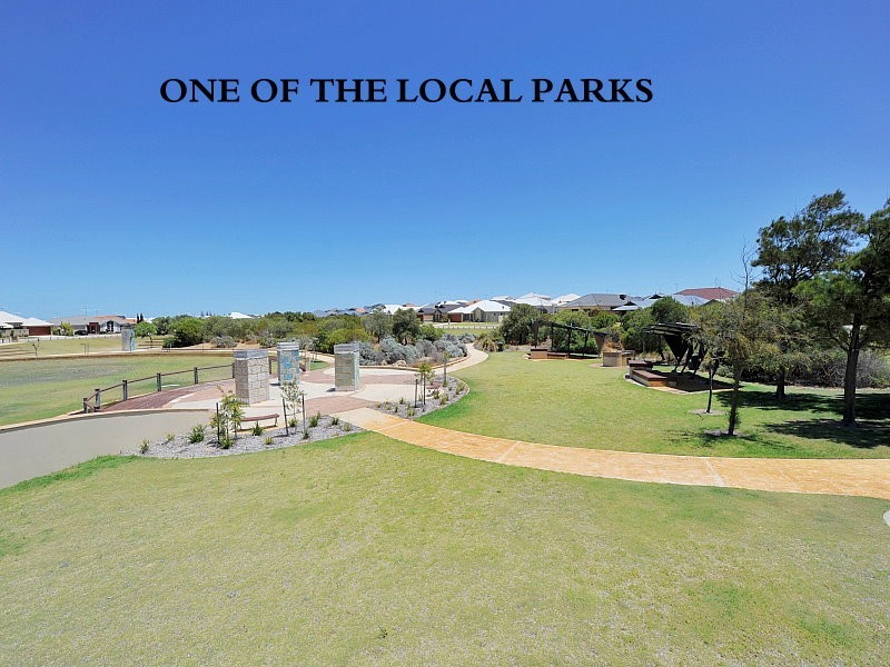 8 Whitegum Pass, Halls Head WA 6210