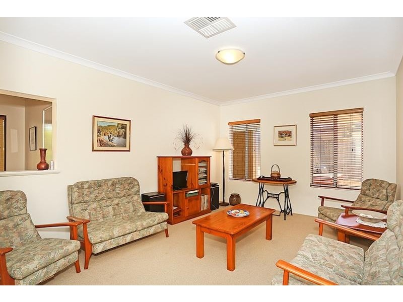 173 Peelwood Parade, Halls Head WA 6210