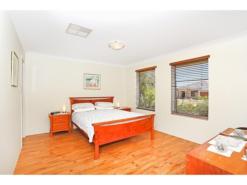 173 Peelwood Parade, Halls Head WA 6210