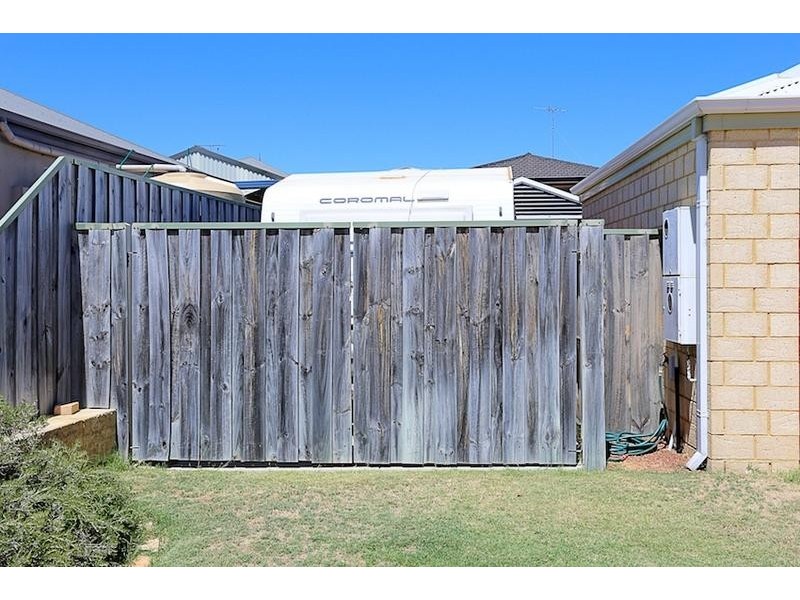 173 Peelwood Parade, Halls Head WA 6210