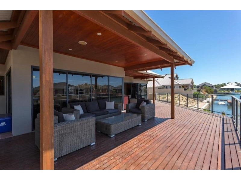 44 Erins Isle, Dudley Park WA 6210