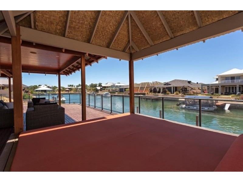 44 Erins Isle, Dudley Park WA 6210