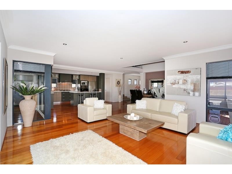 21 Waterlily Drive, Dudley Park WA 6210