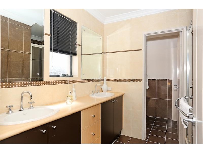 21 Waterlily Drive, Dudley Park WA 6210