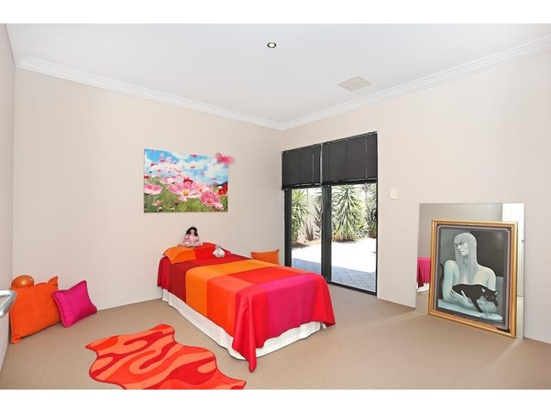 21 Waterlily Drive, Dudley Park WA 6210
