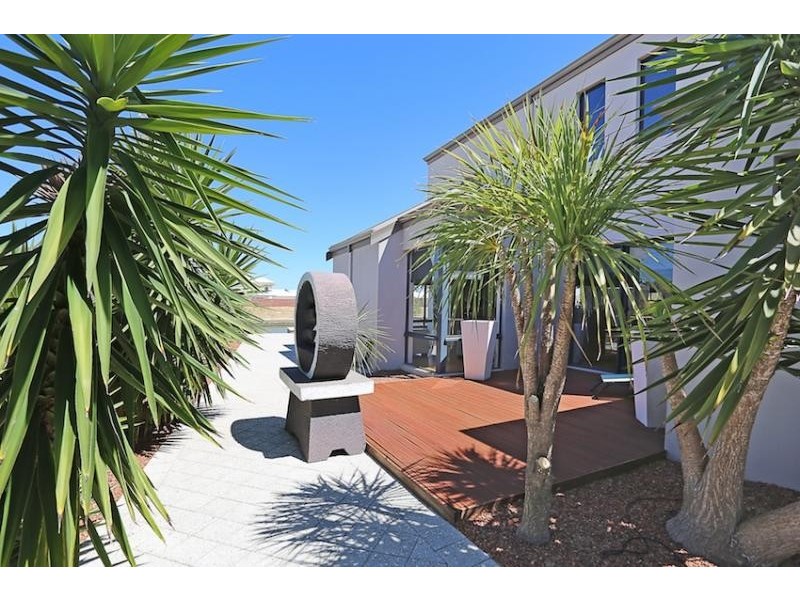 21 Waterlily Drive, Dudley Park WA 6210