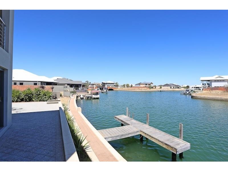 21 Waterlily Drive, Dudley Park WA 6210