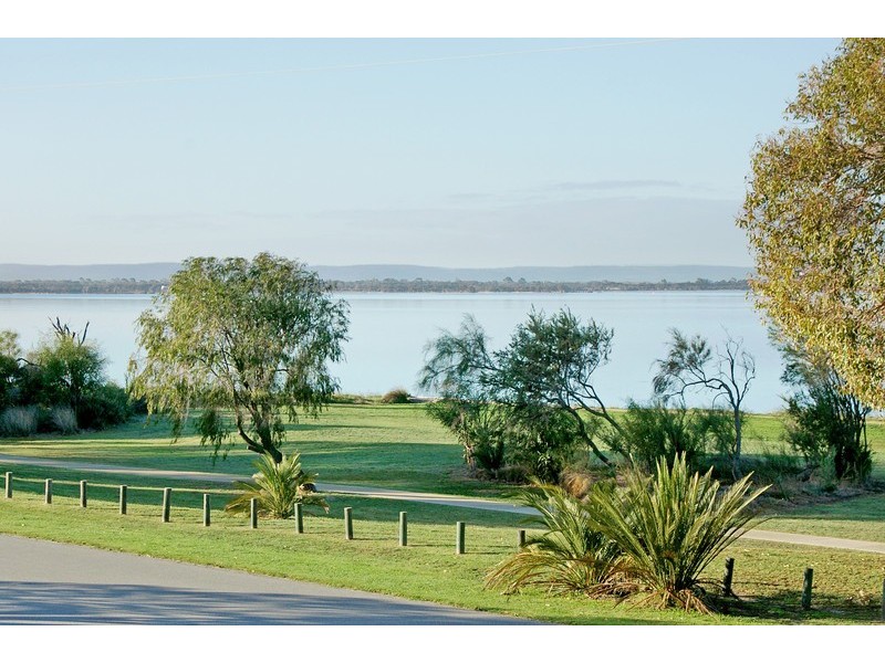 1 Riverview Street, Coodanup WA 6210