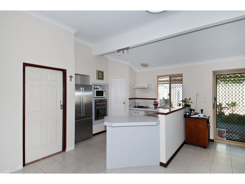 188 Oakmont Avenue, Meadow Springs WA 6210