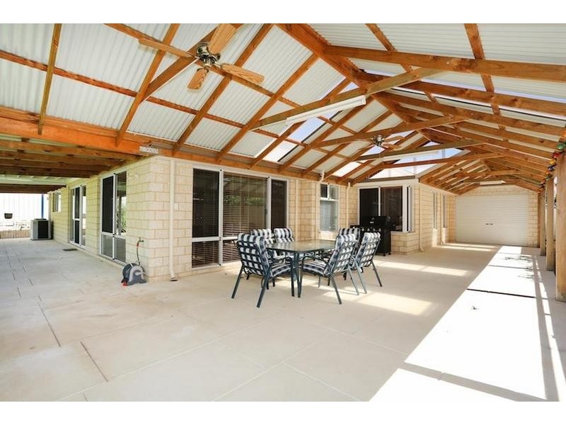 34 Brackenridge Ramble, Meadow Springs WA 6210