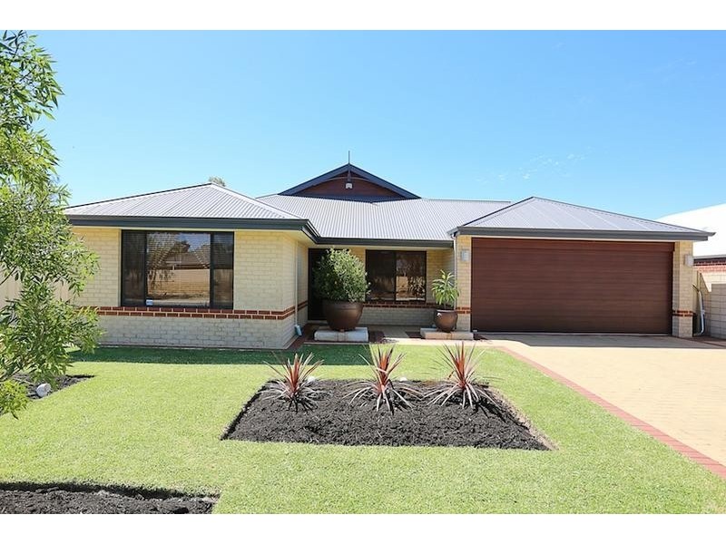 15 Bobtail Bend, Wannanup WA 6210