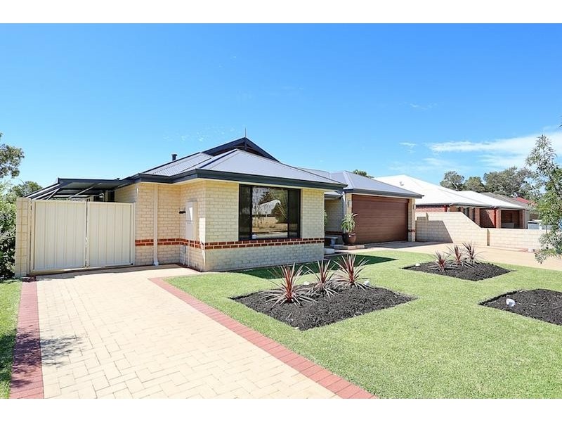 15 Bobtail Bend, Wannanup WA 6210