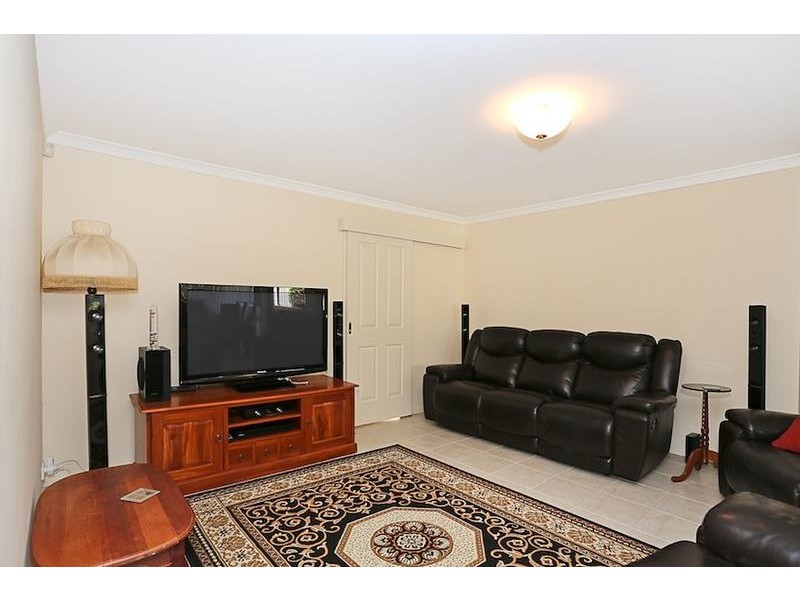 15 Bobtail Bend, Wannanup WA 6210